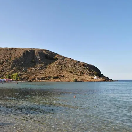 Vakantiehuis Lovely In Kalamitsi Alexandrou